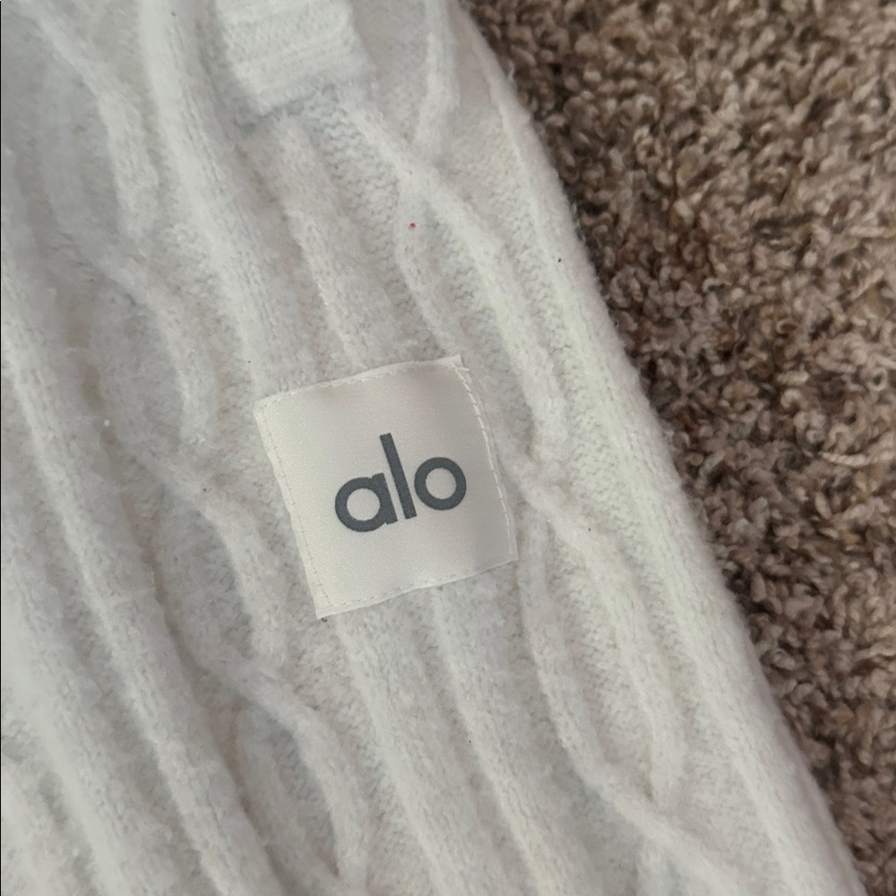 ALO Yoga Winter Bliss Hoodie & Pants Set Ivory - Picture 10 of 15